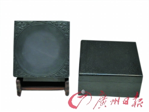 “康梁”砚台“回”肇庆