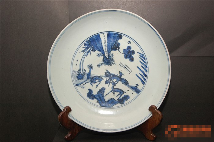 嘉靖年制款青花大盘