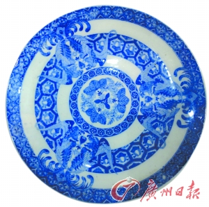 现代日本瓷器价值高