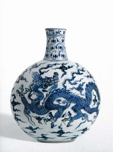 明永乐“青花云龙纹扁壶”(估价5000~8000万港元)