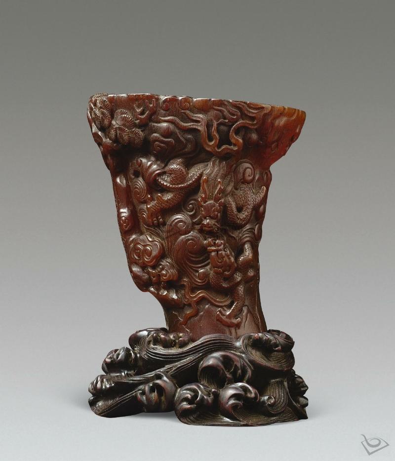 清 犀角雕苍龙教子纹杯