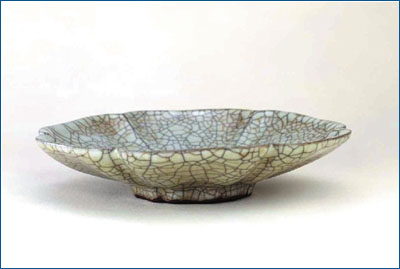 故宫公布宋代哥窑瓷盘损坏事故处理结果