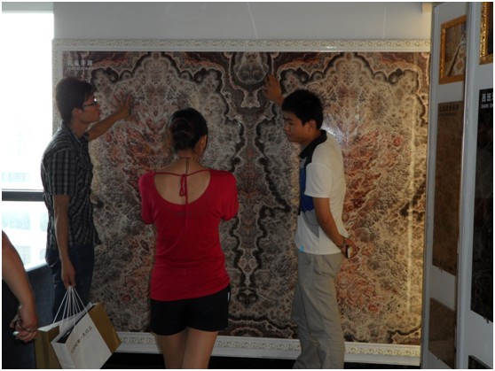 ���ʦ�ι۵�������һ����ʯ��Ʒ ͼΪ��ȸ����