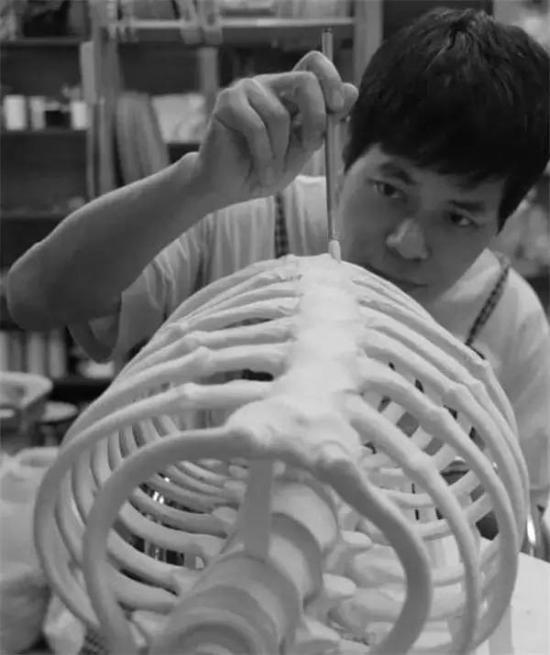 点击图片翻到下一页>>