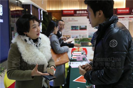 中国陶瓷总部营运总经理汤洁明与媒体交流