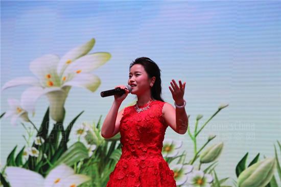 新明珠陶瓷集团隆重召开2016年新春工作会议