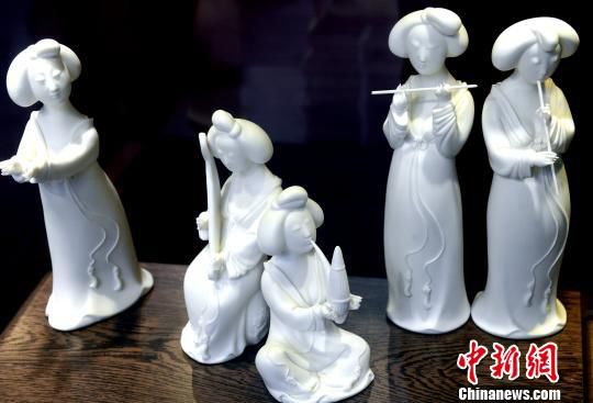 德化窑艺术陶瓷作品展闪耀“白瓷之光”