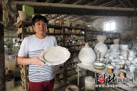 【唐山工匠】制胎工:陶瓷工艺中的“独行侠”(图) 【唐山工匠】制胎工:陶瓷工艺中的“独行侠”(图)