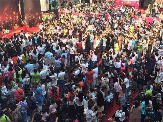 欧美陶瓷西安分公司旗舰店开业活动引入第三方操作,现场人山人海,效果显著