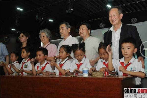 �к������մ����������ʹ���ʵ��Сѧ