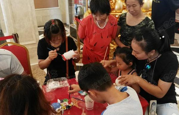 天正·四季花城 陶瓷娃娃手绘 绚丽夏末 天正·四季花城 陶瓷娃娃手绘 绚丽夏末