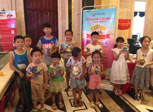 天正·四季花城 陶瓷娃娃手绘 绚丽夏末 天正·四季花城 陶瓷娃娃手绘 绚丽夏末