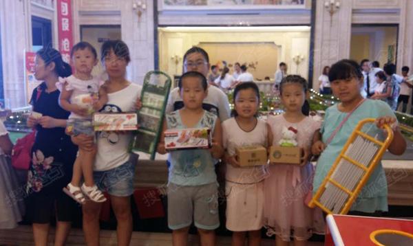 天正·四季花城 陶瓷娃娃手绘 绚丽夏末 天正·四季花城 陶瓷娃娃手绘 绚丽夏末