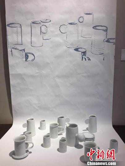 10日起,“OPEN WORK”(“开放作业”)国际陶瓷艺术展在南京浦口区的南京W艺术空间举办。图为创意摆件。 朱晓颖 摄 10日起,“OPEN WORK”(“开放作业”)国际陶瓷艺术展在南京浦口区的南京W艺术空间举办。图为创意摆件。 朱晓颖 摄